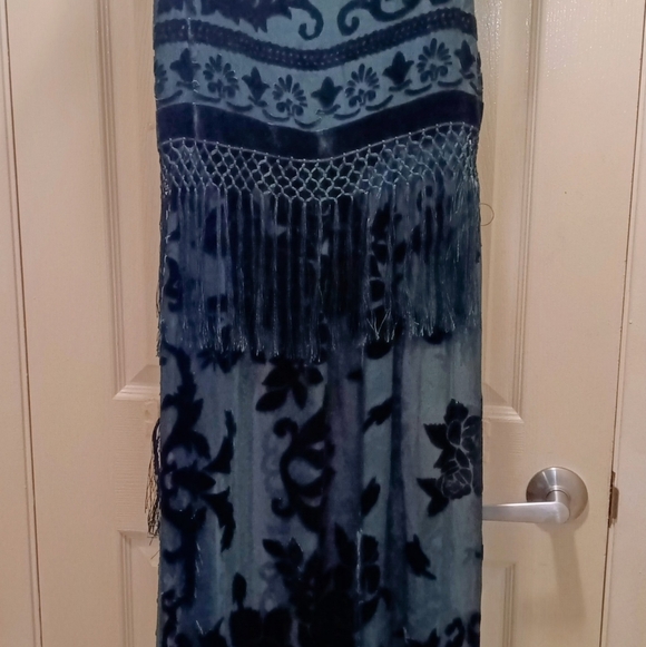 Burnout Velvet Elegant Fringe Trimmed Skirt Set Size S - Picture 6 of 6